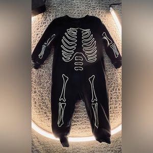 Hyde and EEK! Jammie’s size 18m